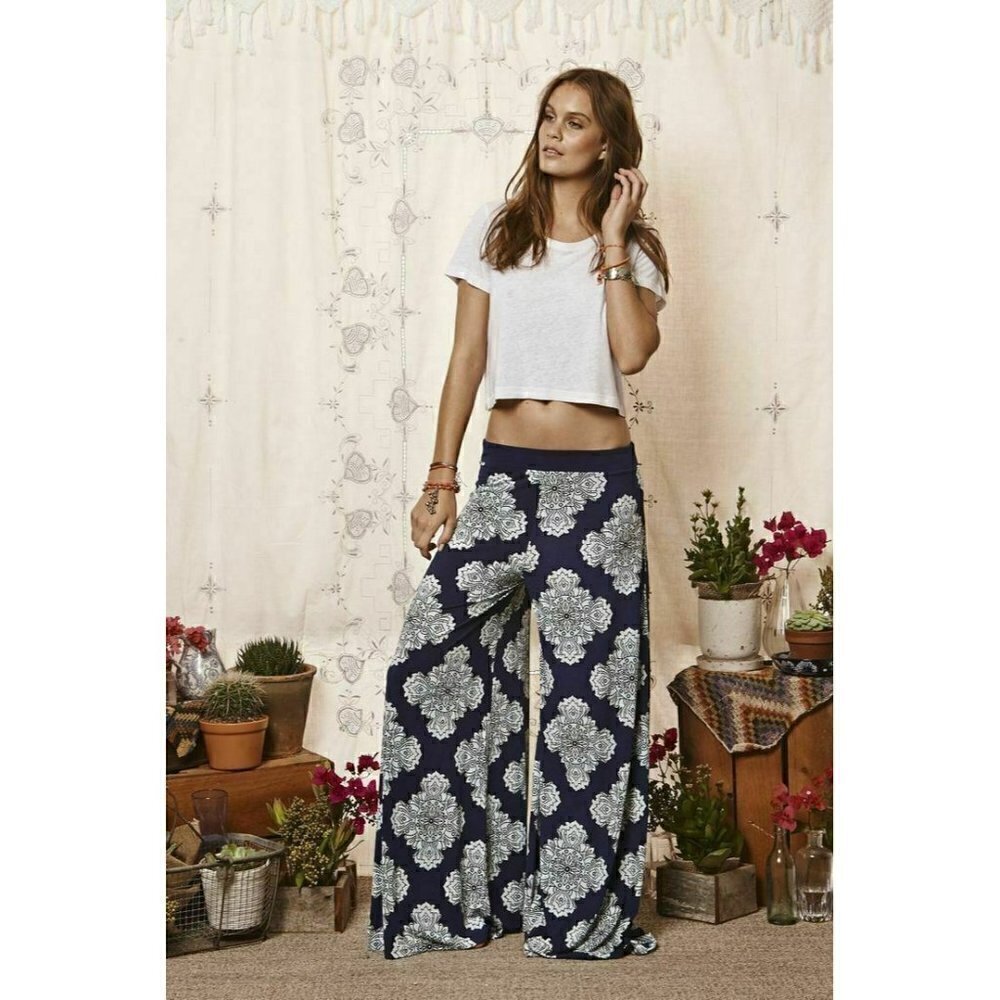 Tigerlily Blue Indigo Wide Leg Printed Pants - Picture 5 of 11